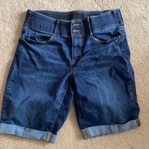 Apt 9 Bermuda shorts